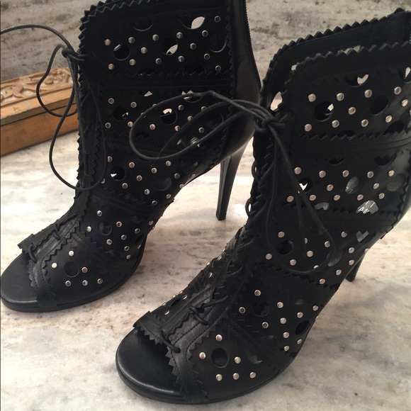 Stuart Weitzman Leather Lasercut zipper booties - Picture 8 of 10